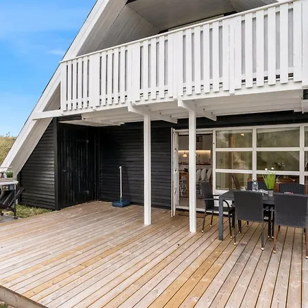 Amandus - 100m From The Sea By Interhome *